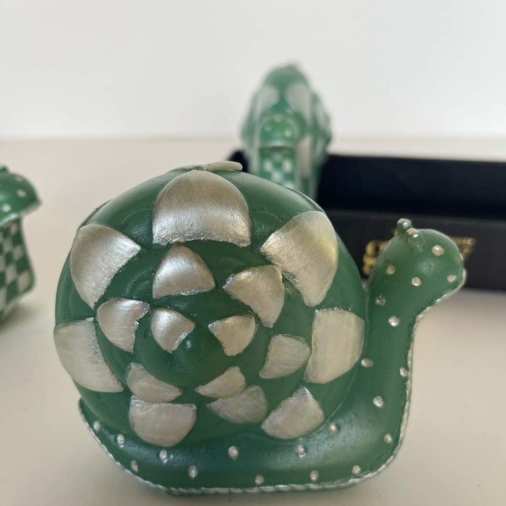 New in Box MacKenzie-Childs Glow Set of Snail Shaped Candles Emerald Check - Picture 7 of 13